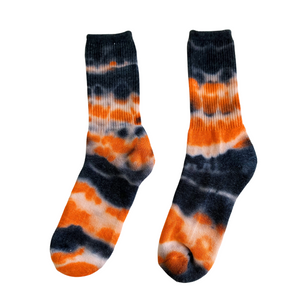 Womens Halloween tie dye crew socks. Gothic orange and black tie dye socks.